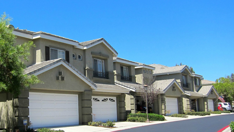 Carmel Valley Townhouse with 2-Car Attached Garage for Under $500k, San Diego Home for Sale Under $500k, San Diego Home with Garage for Sale